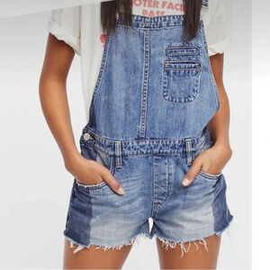 Blank NYC two-tone denim short overalls with a raw hem Size  28 2842